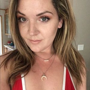 Meet your Posher, Casey